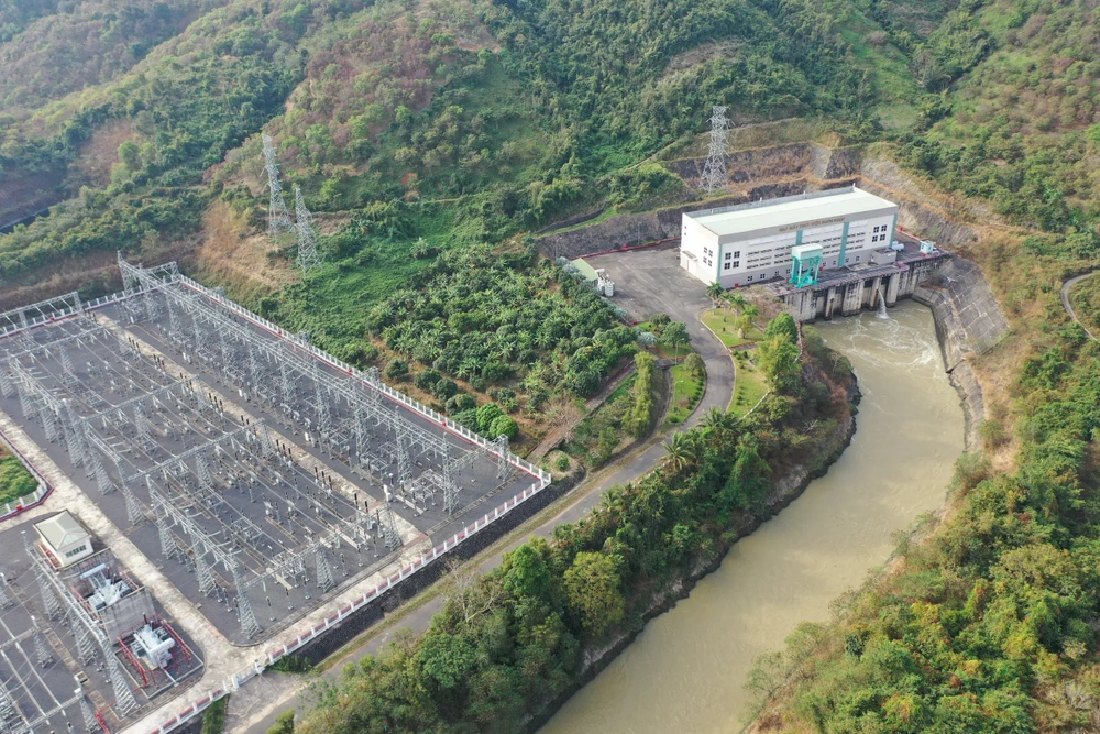 Nhà máy thuỷ điện Buôn Kuốp, thuộc EVNGENCO3. Nhà máy thuỷ điện Buôn Kuốp, thuộc EVNGENCO3.