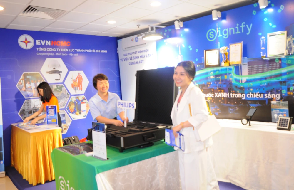 Doanh nghiệp giới thiệu các giải pháp tiết kiệm điện trong cuộc phát động "Giải thưởng sử dụng năng lượng tiết kiệm và hiệu quả năm 2023".