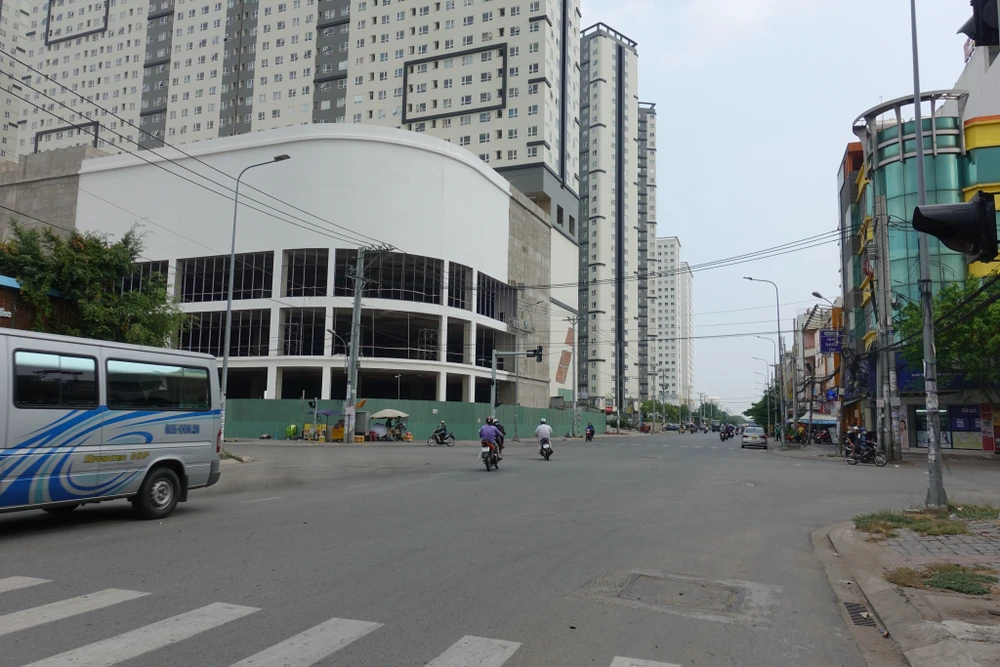 Tại đoạn đã được thi công, các phương tiện đi lại thông thoáng