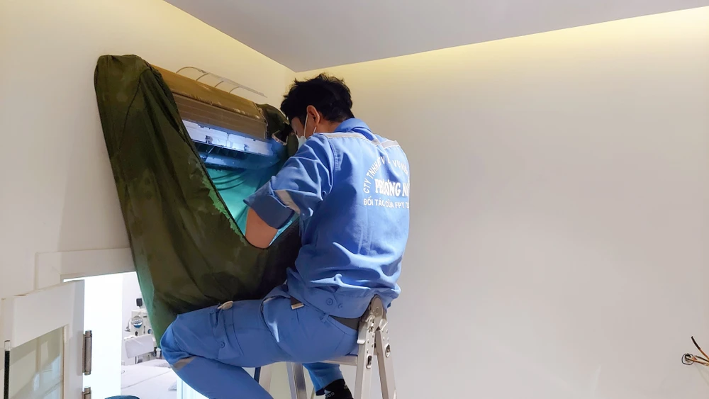 EVNHCMC khuyến cáo khách hàng nên sử dụng điện thiết bị điện tiết kiệm.