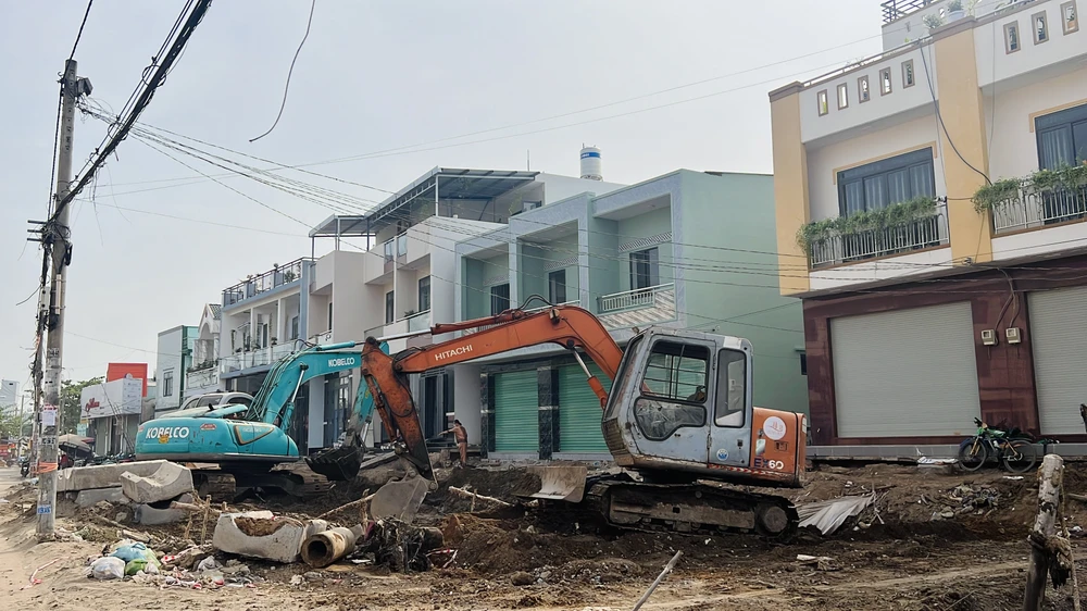 Hiện nay dự án này đã đạt 70% tổng tiến độ dự án. Ảnh: ĐÀO TRANG Hiện nay dự án này đã đạt 70% tổng tiến độ dự án. Ảnh: ĐÀO TRANG