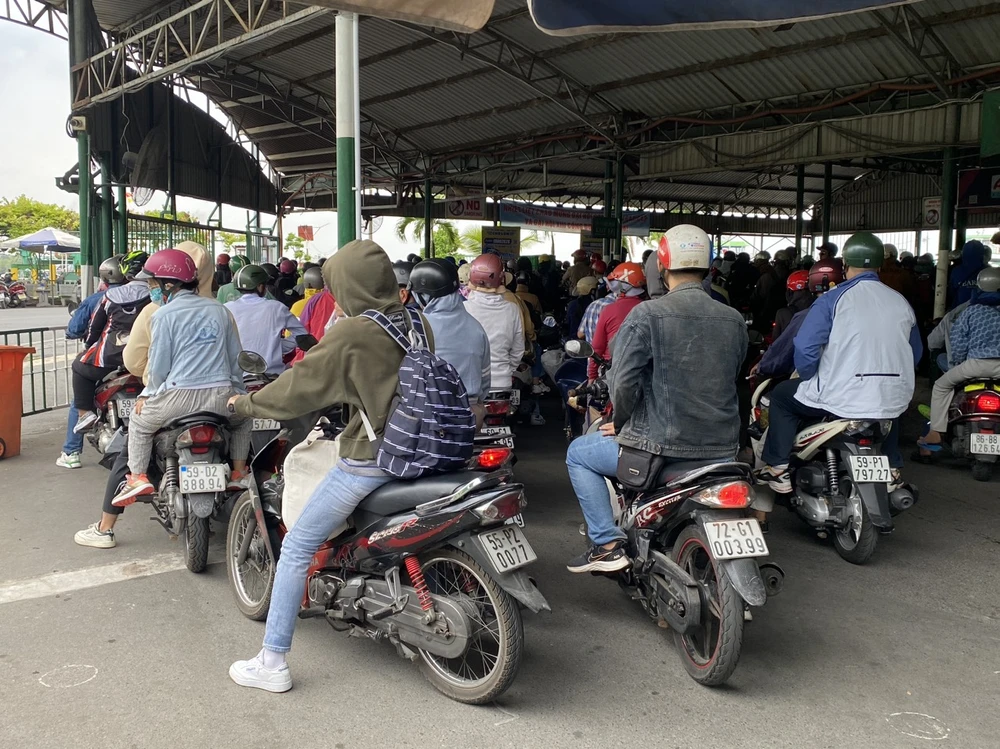 Hiện nay 100% xí nghiệp đang huy động tối đa lực lượng để phục vụ hành khách. Ảnh: CTV