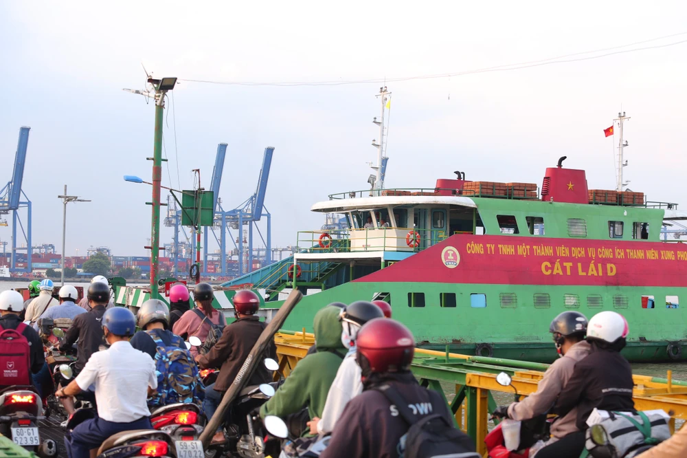 TP.HCM mong muốn 2 địa phương cùng thống nhất về thời gian, số làn xe để làm 3 cây cầu kết nối gồm Cát Lái, Đồng Nai 2 và Phú Mỹ 2. Ảnh: ĐÀO TRANG