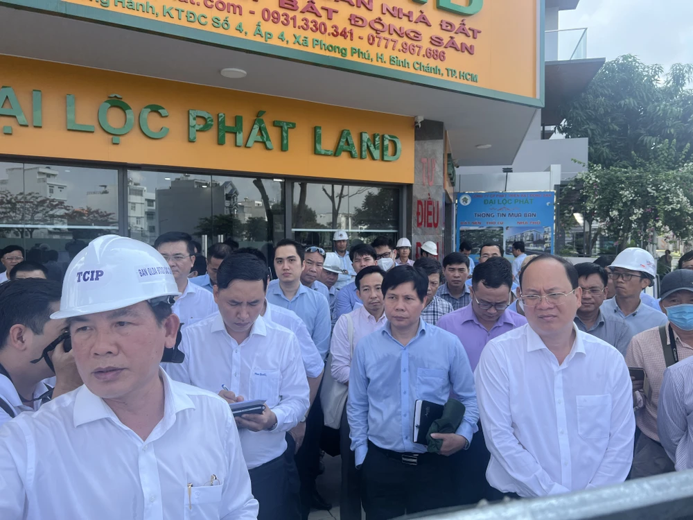 Ban Giao thông cũng cho biết dự kiến năm 2023 dự án này sẽ giải ngân khoảng 300 tỉ đồng. Hiện Ban Giao thông đang đề xuất bổ sung thêm 200 tỉ đồng. Như vậy, Ban Giao thông sẽ nỗ lực giải ngân 100% kế hoạch vốn năm 2023 là 500 tỉ đồng cho dự án này. Ảnh: ĐÀO TRANG