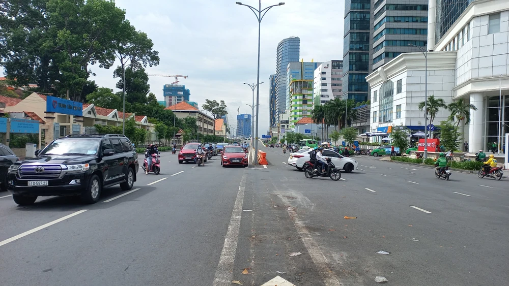 Dải phân cách tại nút giao Tôn Đức Thắng - Nguyễn Du đã được mở. Ảnh: Sở GTVT TP.HCM