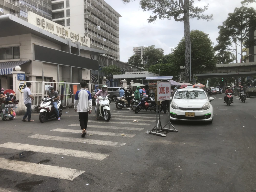 Hiện Sở GTVT đang chủ trì lấy ý kiến các địa phương liên quan về Đề án thu phí vỉa hè trên một số khu vực ở TP.