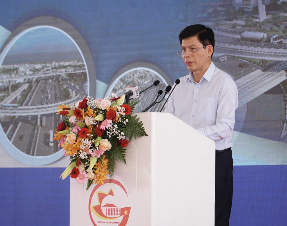 Thứ trưởng Bộ GTVT Lê Anh Tuấn phát biểu tại buổi lễ. Ảnh: Nhật Diễm