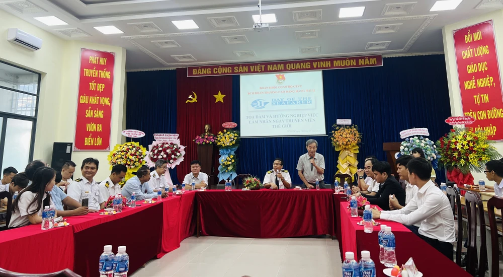 Trường Cao đẳng Hàng hải II tổ chức Tọa đàm và hướng nghiệp việc làm nhân ngày thuyền viên thế giới. Ảnh: ĐÀO TRANG Trường Cao đẳng Hàng hải II tổ chức Tọa đàm và hướng nghiệp việc làm nhân ngày thuyền viên thế giới. Ảnh: ĐÀO TRANG