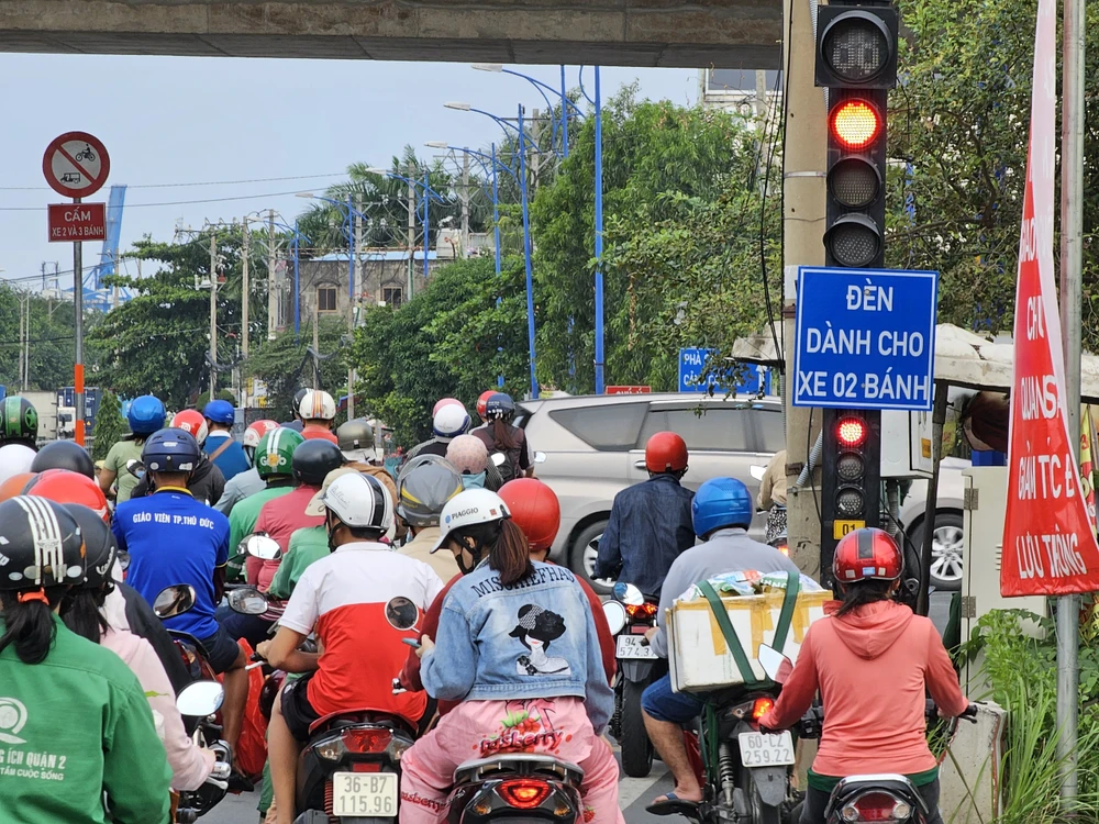 Hiện đang điều chỉnh giao thông ở khu vực nút giao thông Mỹ Thủy.