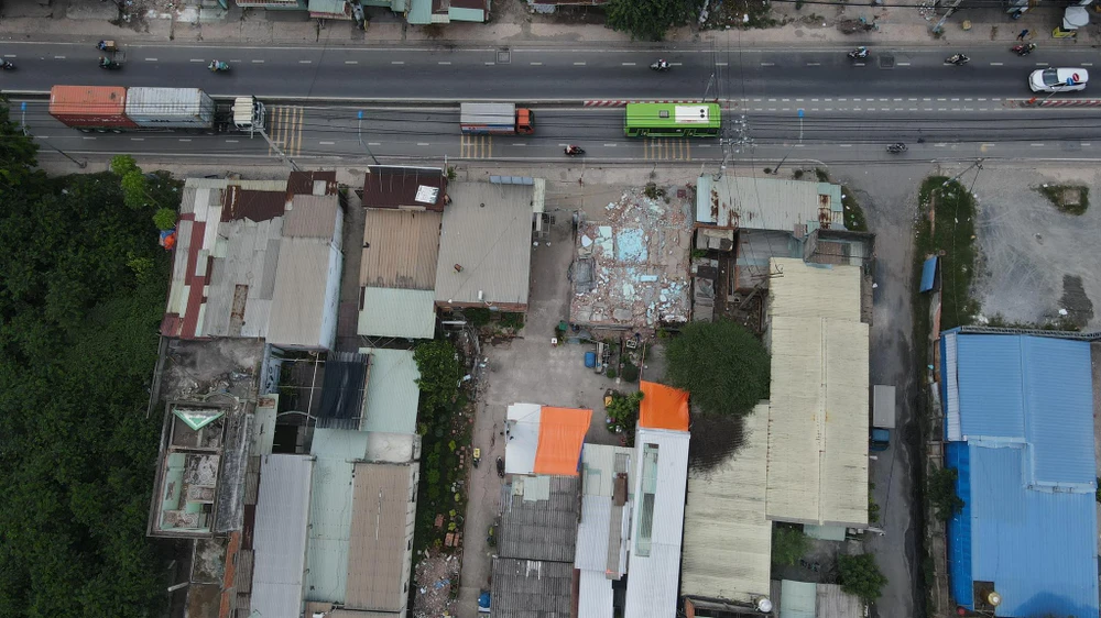 Người dân huyện Hóc Môn đã bắt đầu dọn dẹp nhà cửa, chuẩn bị bàn giao mặt bằng cho dự án vành đai 3. Ảnh: ĐT