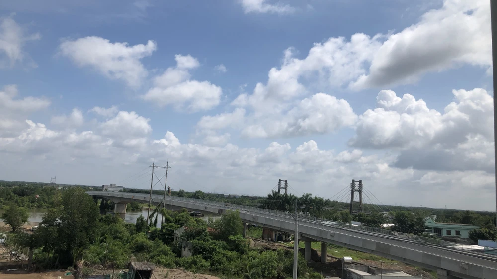 Cầu Vàm Sát 2 sau khi hoàn thành sẽ tăng khả năng lưu thông hàng hóa giữa huyện Cần Giờ với huyện Cần Giuộc, Long An và huyện Gò Công, Tiền Giang thông qua bến phà Vàm Sát-Tân Tập, nối vào quốc lộ 50.