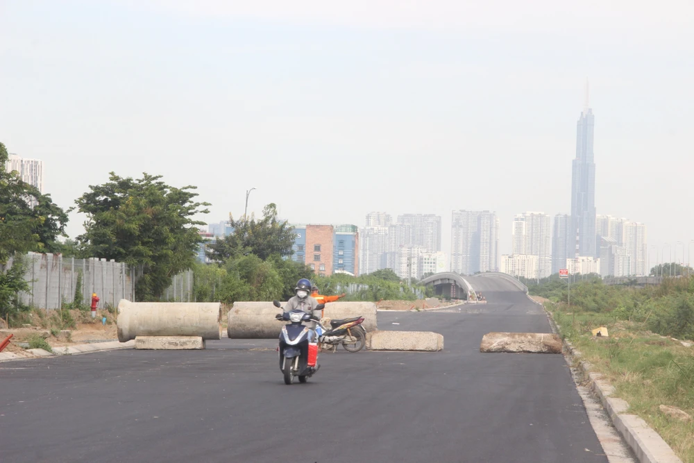 Dự án đường song hành cao tốc TP.HCM - Long Thành - Dầu Giây do Công ty CP Bất động sản Tiến Phước và Công ty TNHH Nam Rạch Chiếc làm chủ đầu tư, triển khai theo hình thức BT với tổng mức đầu tư 869 tỉ đồng có tổng chiều dài khoảng 3 km. Ảnh: ĐT