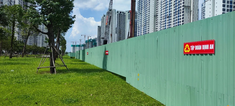 Công trường đi qua khu vực Vinhomes Grand Park, TP Thủ Đức.
