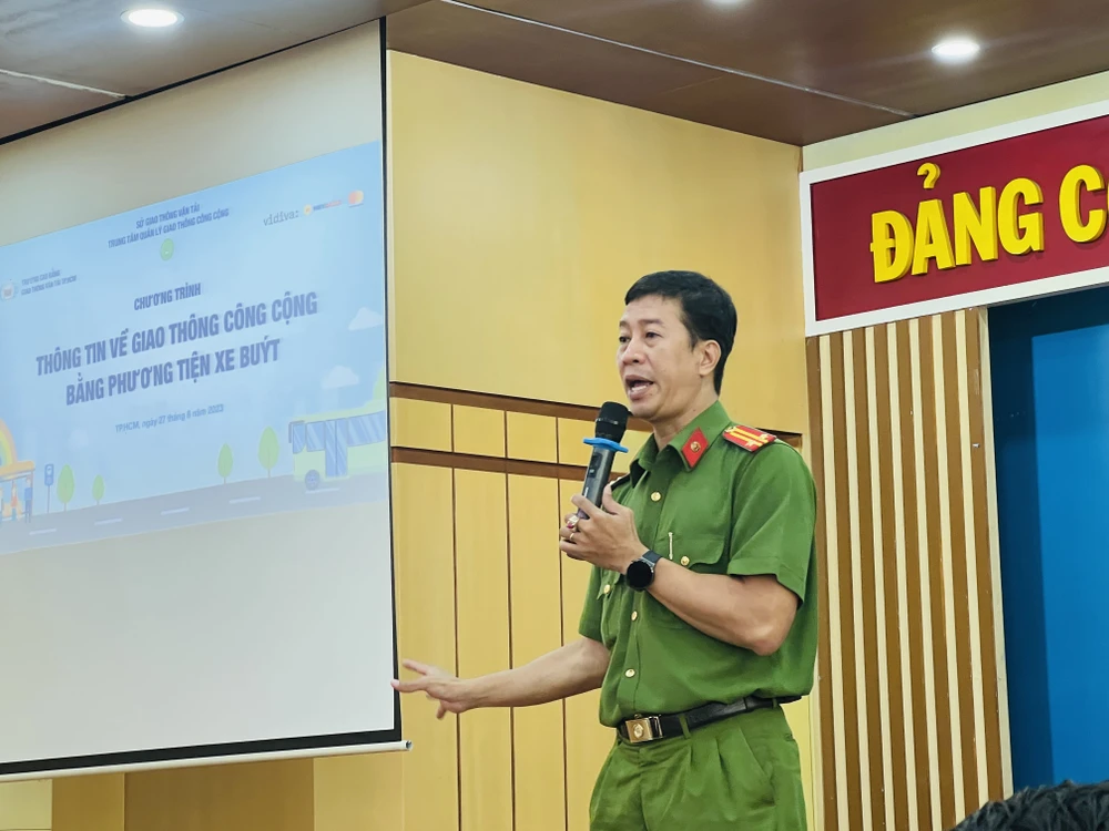 Trung tá Nguyễn Đào Minh Huy – Cán bộ Phòng Cảnh sát Hình sự, Công an TP.HCM chia sẻ về các giải pháp phòng chống tội phạm. Ảnh: ĐÀO TRANG