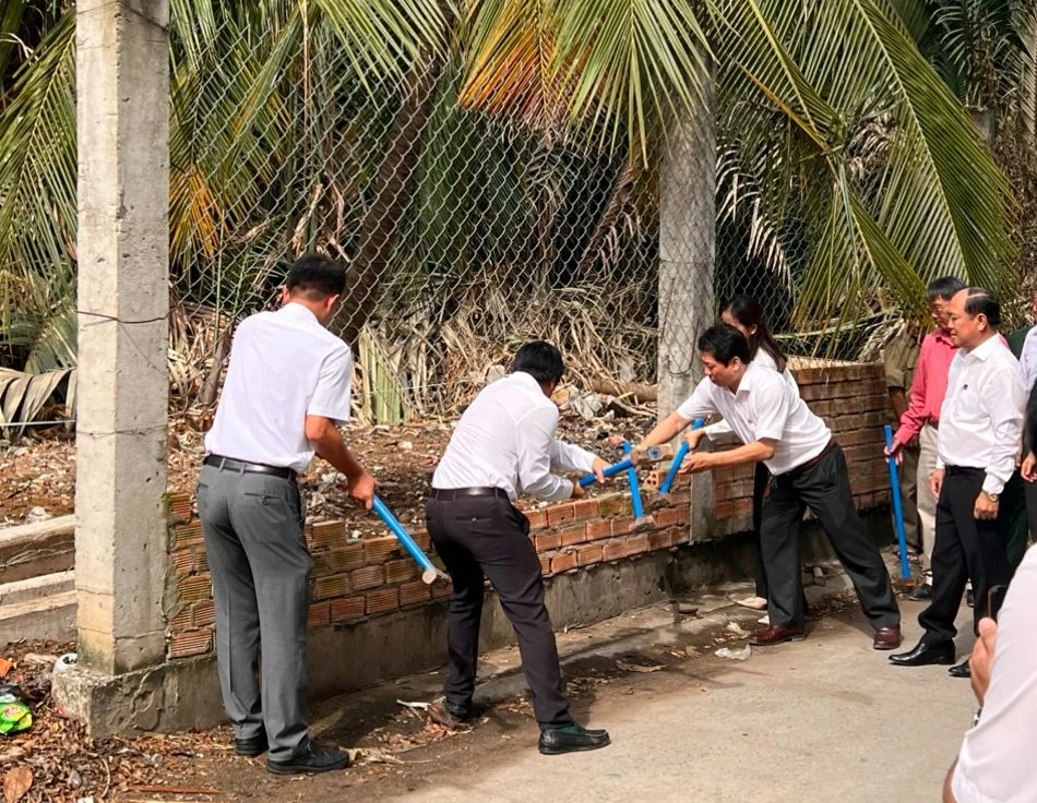 Hẻm 1248 trên đường Huỳnh Tấn Phát, phường Phú Mỹ sẽ được nâng cấp, mở rộng lên 6m. Ảnh: ANH HÀO