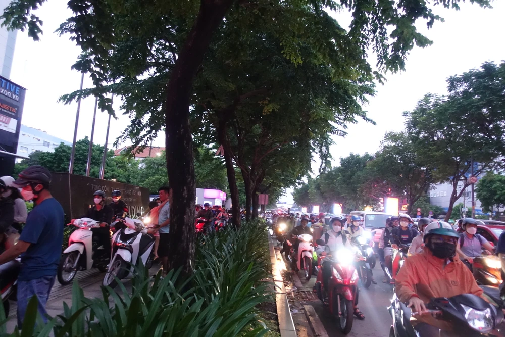 Dự kiến ngày 31-8 và 1-9 sân bay Tân Sơn Nhất sẽ đón khoảng 130.000 khách/ngày.