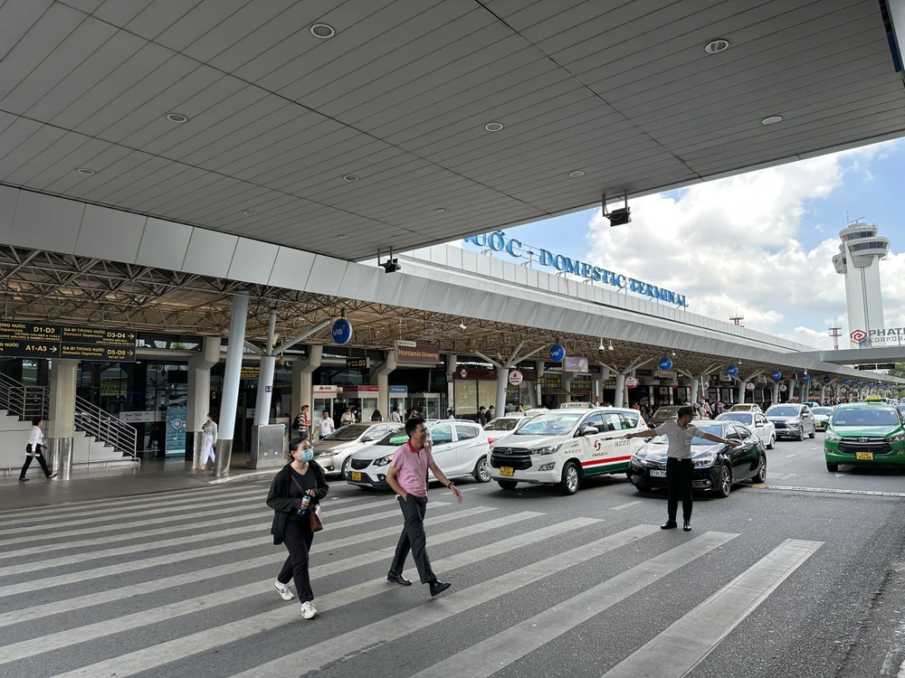 Ước tính hành khách qua sân bay Tân Sơn Nhất sẽ đạt khoảng 130.000 hành khách/ngày.