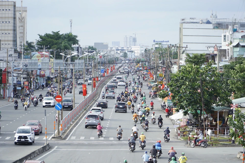 Quốc lộ 13 thông thoáng, không có tình trạng ùn ứ như thường nhật.