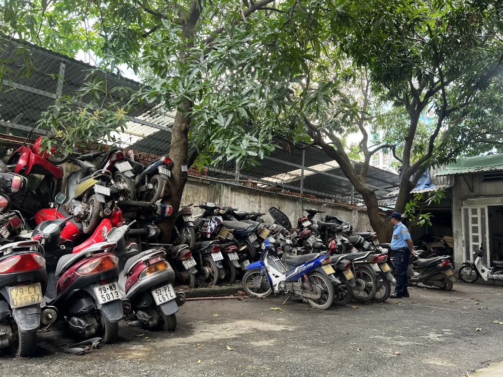 Bến xe Miền Đông cũ phải đăng tin trên báo chí để tìm chủ nhưng vẫn không hiệu quả Bến xe Miền Đông cũ phải đăng tin trên báo chí để tìm chủ nhưng vẫn không hiệu quả