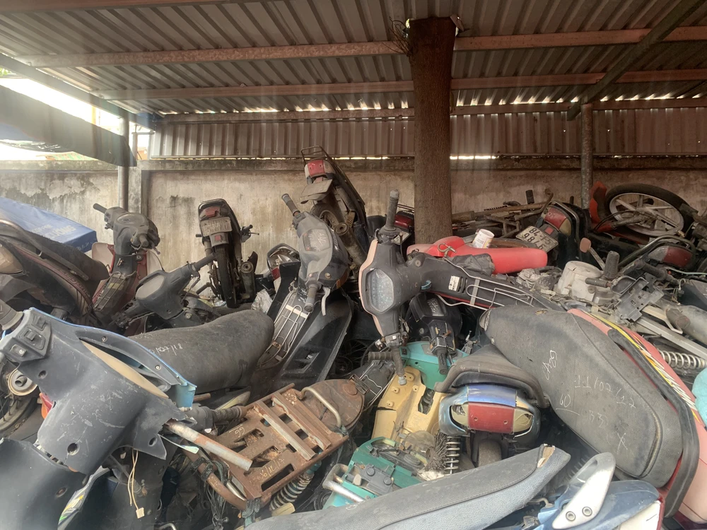 Bến xe Miền Tây cũng đã có văn bản gửi các sở ngành để xin hướng giải quyết nhưng đến nay vẫn chưa tìm ra giải pháp.