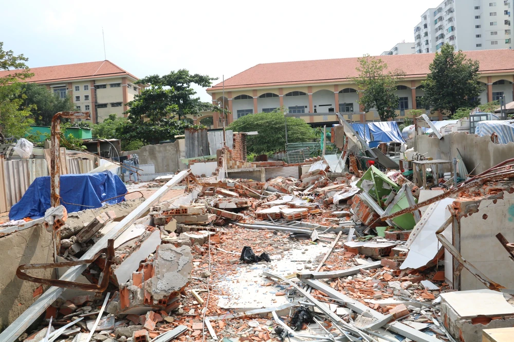 Mất trắng khi nhà xây trái phép bị tháo dỡ