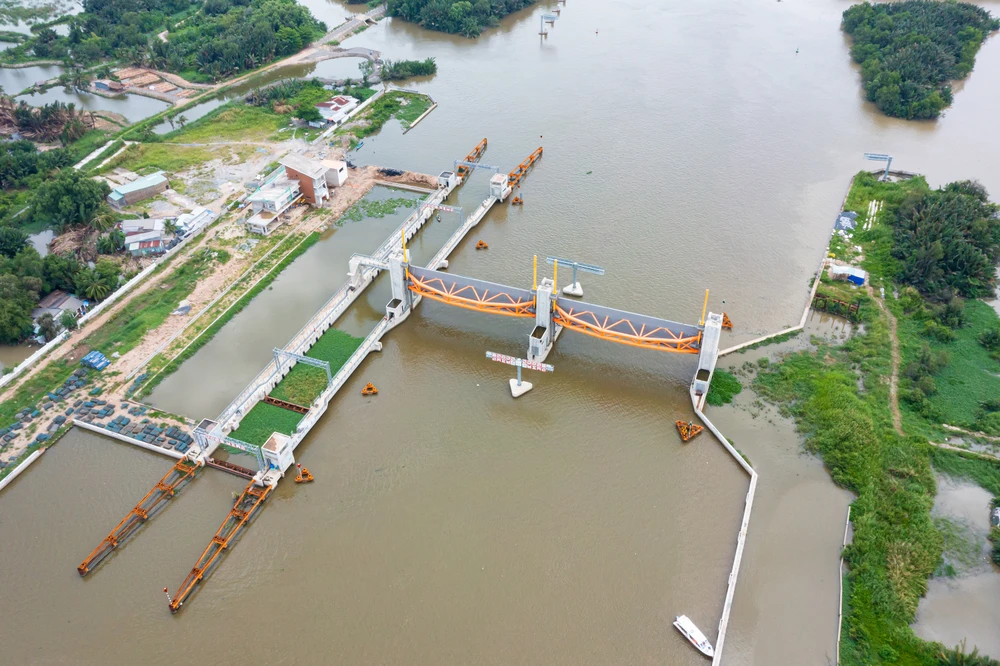 cống ngăn triều 10.000 tỉ đồng