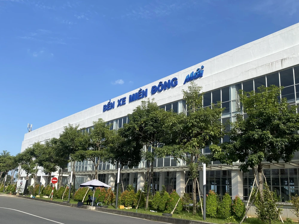 Bến xe miền Đông mới ra sao sau khi siết chặt “xe dù bến cóc” ?