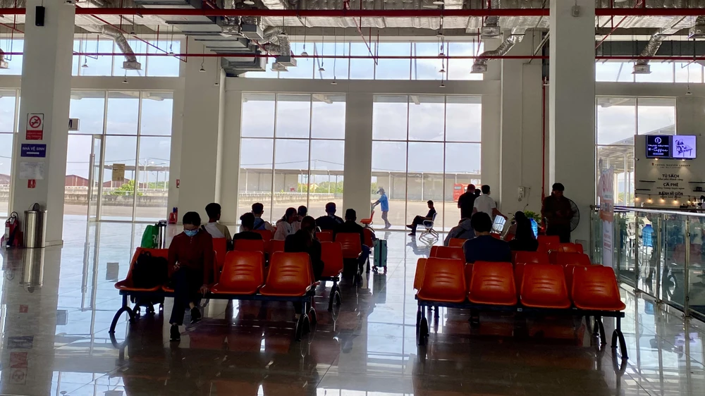 Bến xe miền Đông mới ra sao sau khi siết chặt “xe dù bến cóc” ?