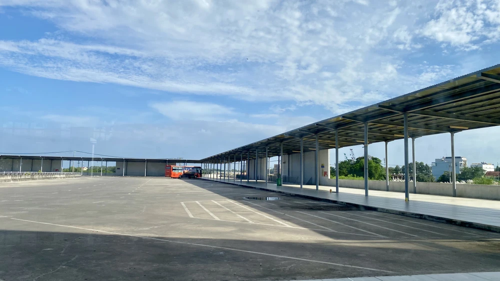 Bến xe miền Đông mới ra sao sau khi siết chặt “xe dù bến cóc” ?