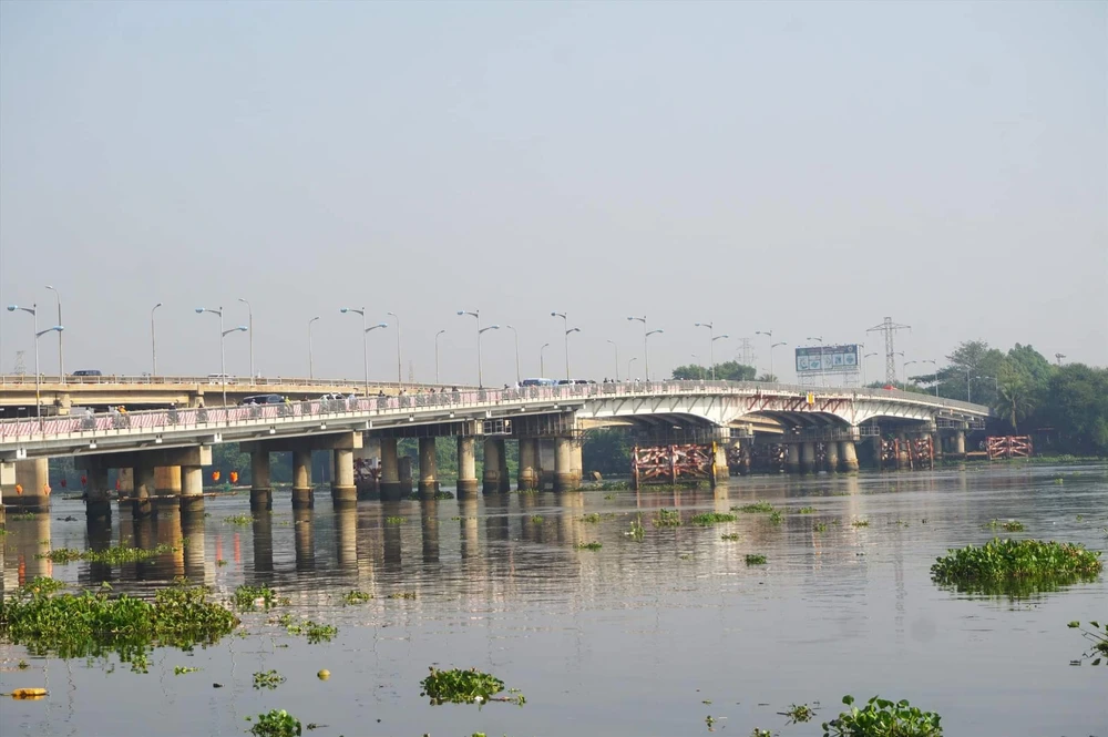 TP.HCM nâng tĩnh không cầu