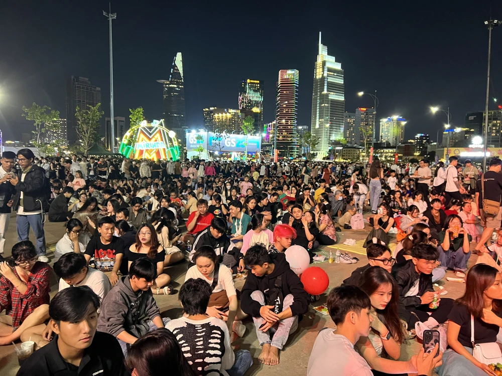 chào đón năm mới