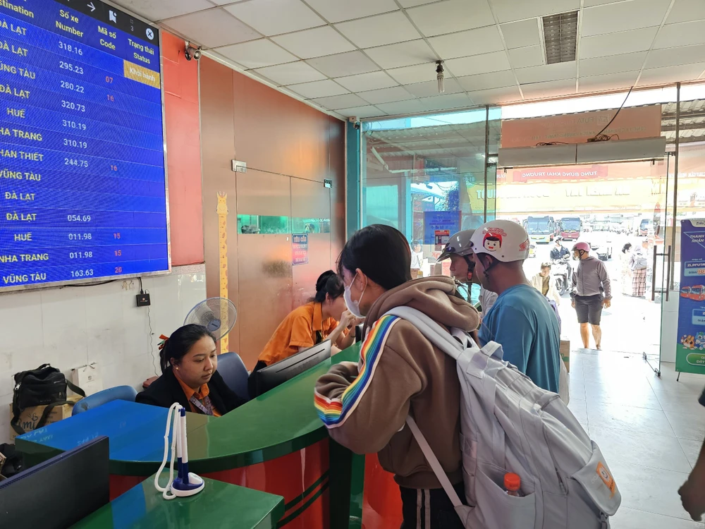 Bến xe miền Tây