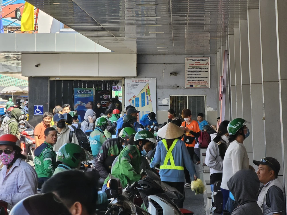 Bến xe miền Tây