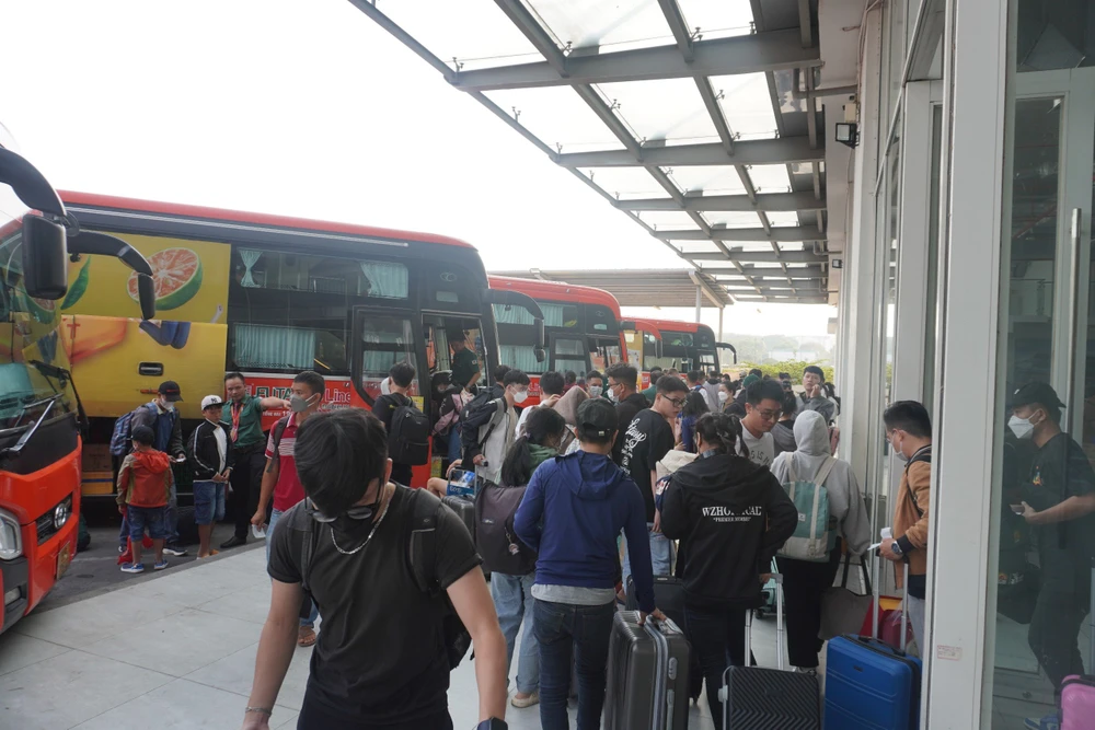 về quê đón tết