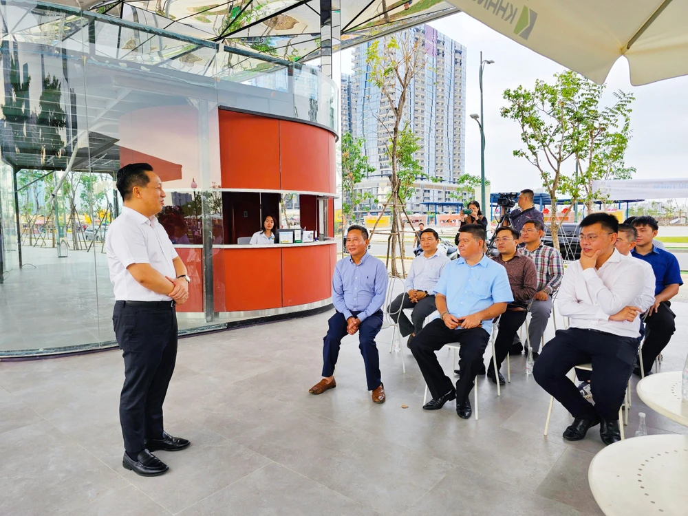 Khai trương tuyến buýt sông Bạch Đằng - Thủ Thiêm, Thủ Thiêm - Bạch Đằng.