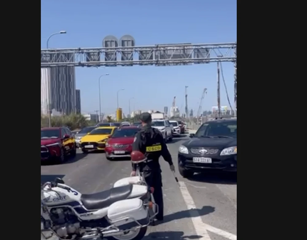 kẹt xe trên cao tốc TP.HCM - Long Thành - Dầu Giây