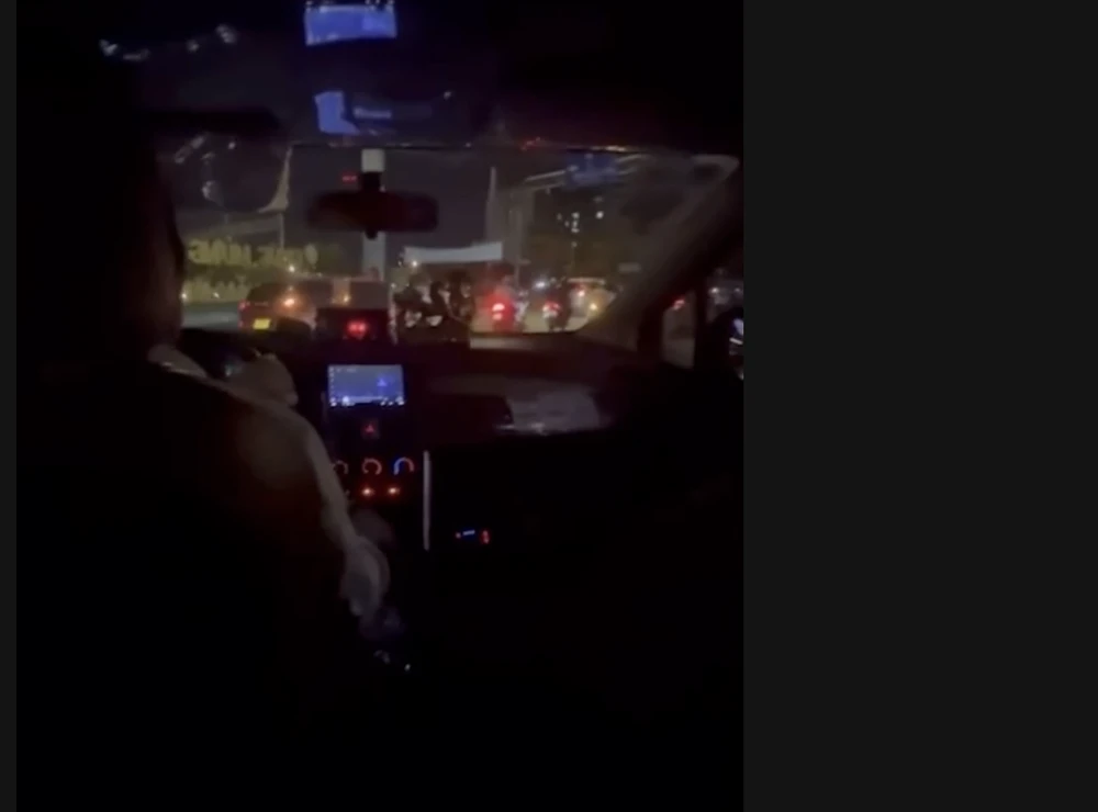 tài xế taxi sân bay Tân sơn Nhất