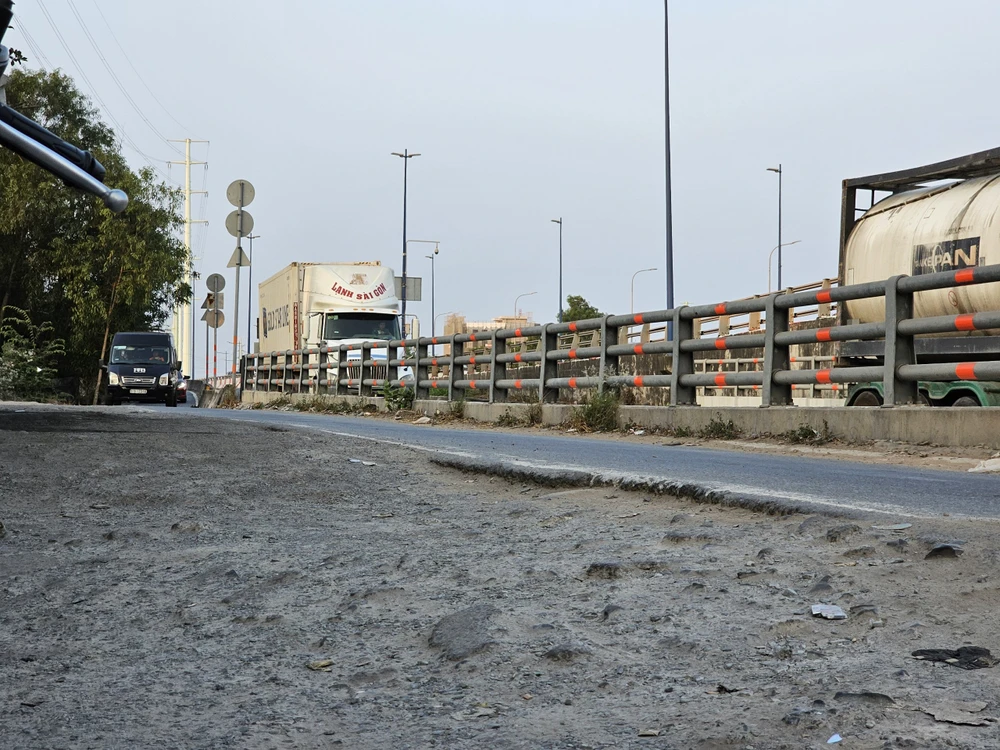 ường Võ Chí Công xuống cấp