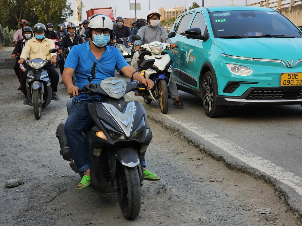 đường Võ Chí Công xuống cấp