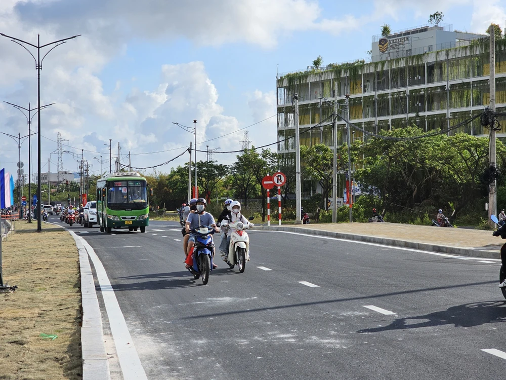 đường Phạm Hữu Lầu