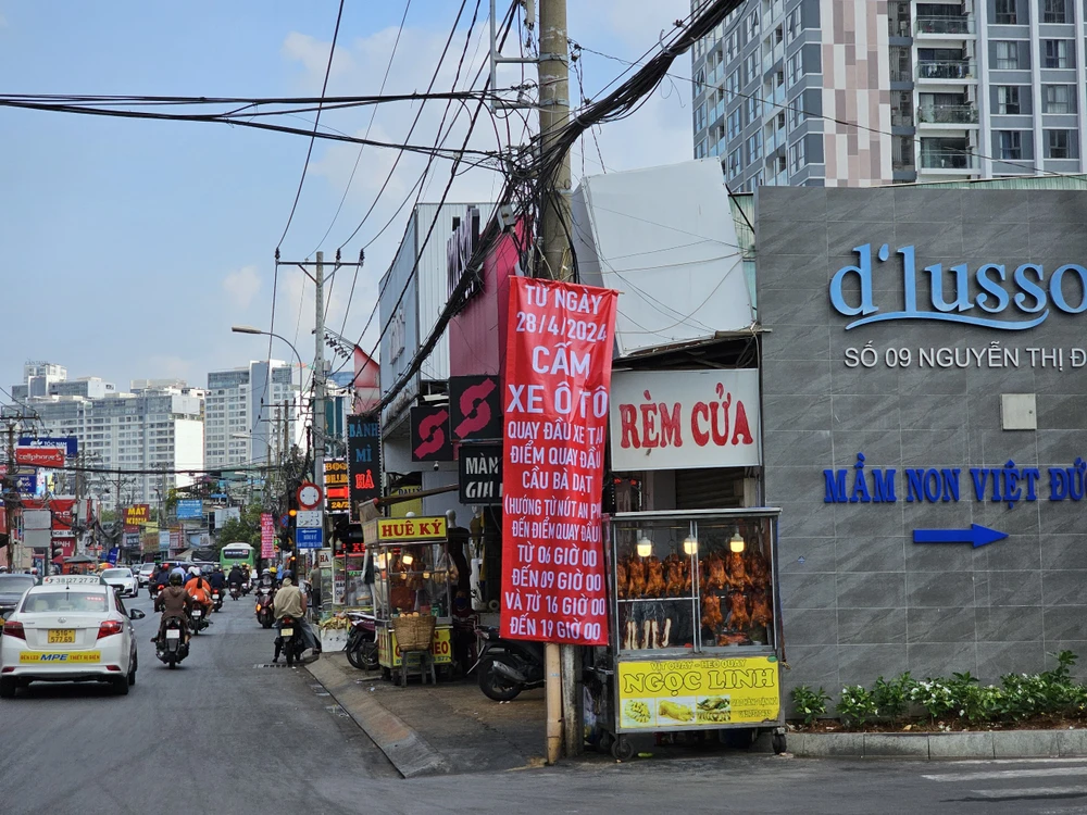 cấm các phương tiện quay đầu xe ở cầu Bà Dạt - đầu đường dẫn cao tốc TP.HCM - Long Thành - Dầu Giây