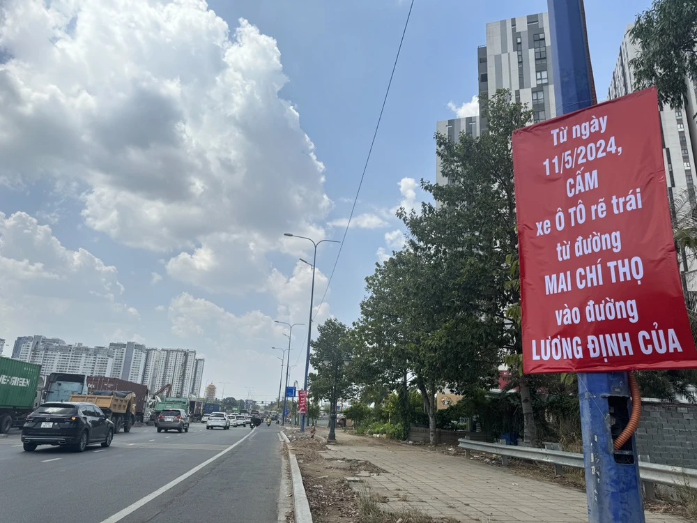 Cấm ô tô rẽ trái từ đường Mai Chí Thọ vào đường Lương Định Của