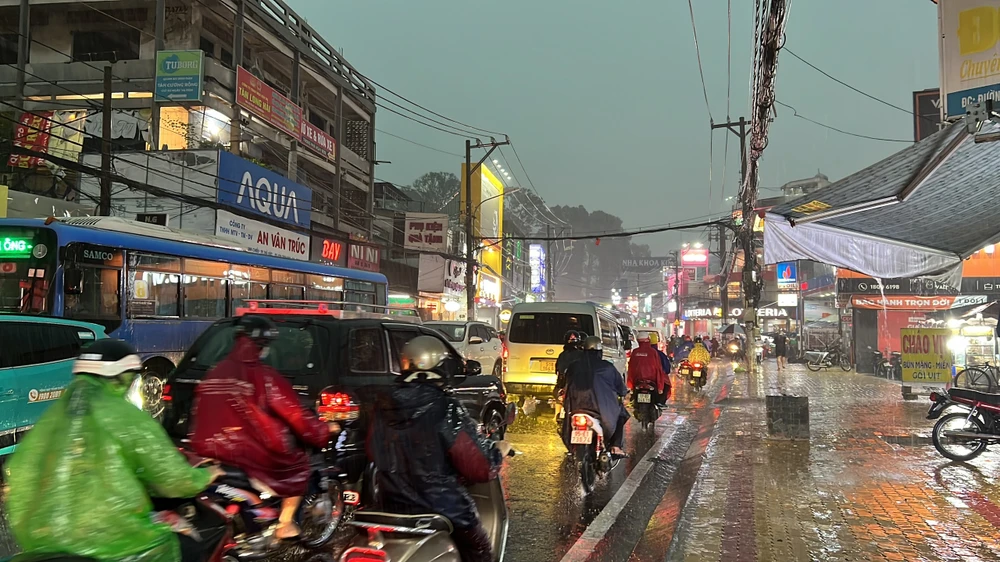 Võ Văn Ngân hết ngập nước