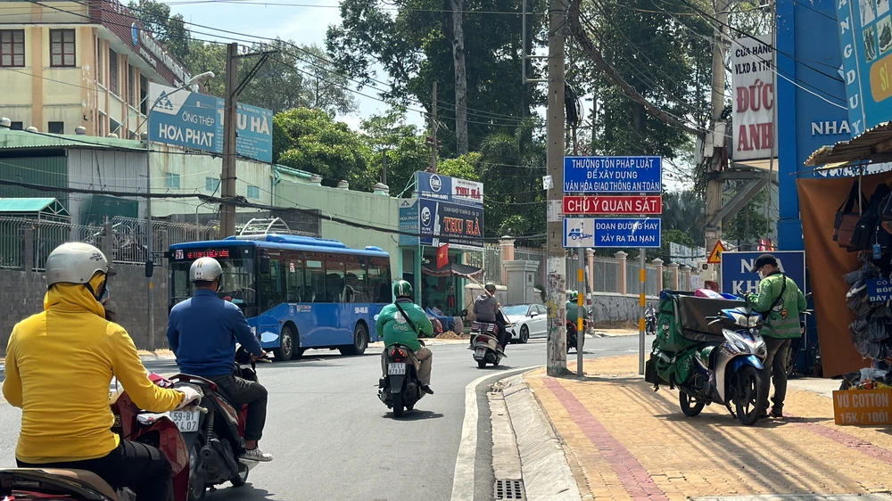 Võ Văn Ngân hết ngập nước