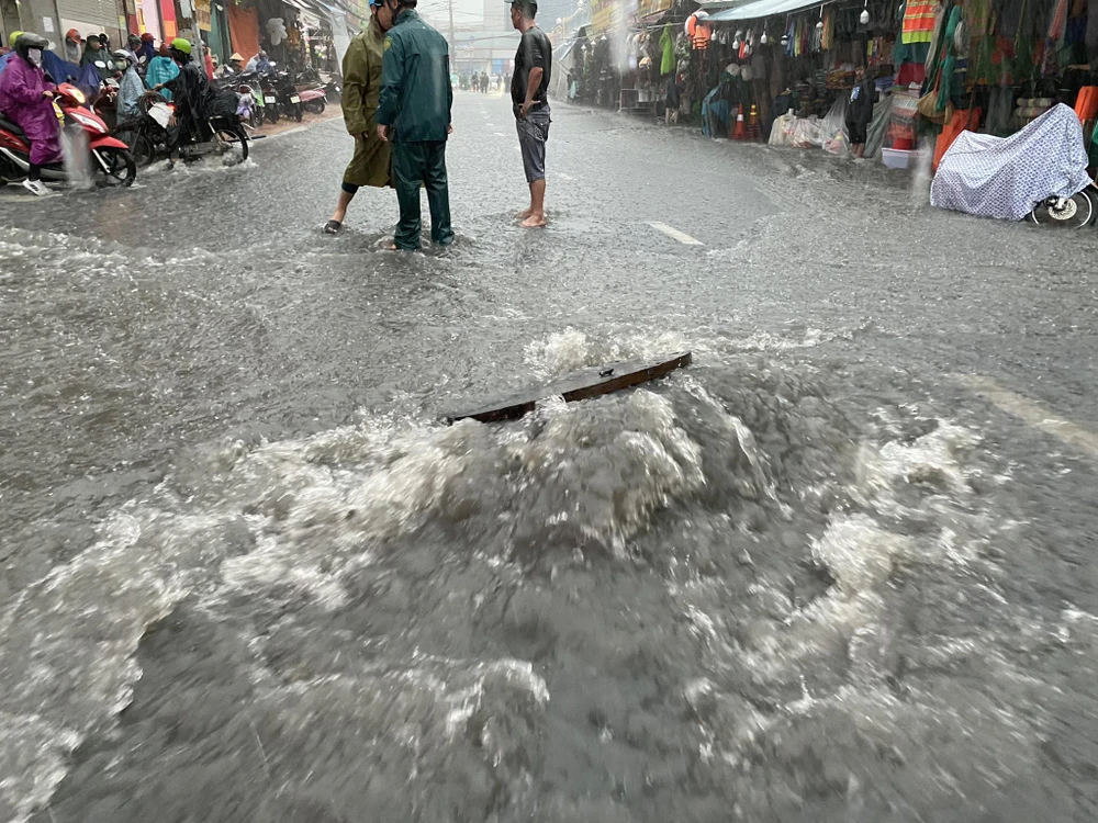 Dự án chống ngập Võ Văn Ngân