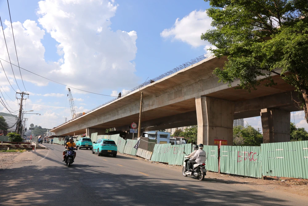 thông xe cầu Nam Lý vào tháng 9