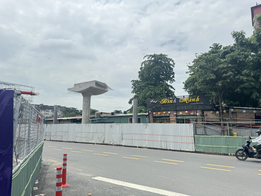 đề xuất cấm container, xe tải trên 5 tấn lưu thông lên cầu vượt ngã tư Thủ Đức