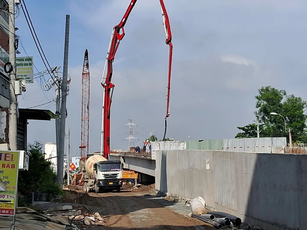 thông xe cầu Phước Long, huyện Nhà Bè