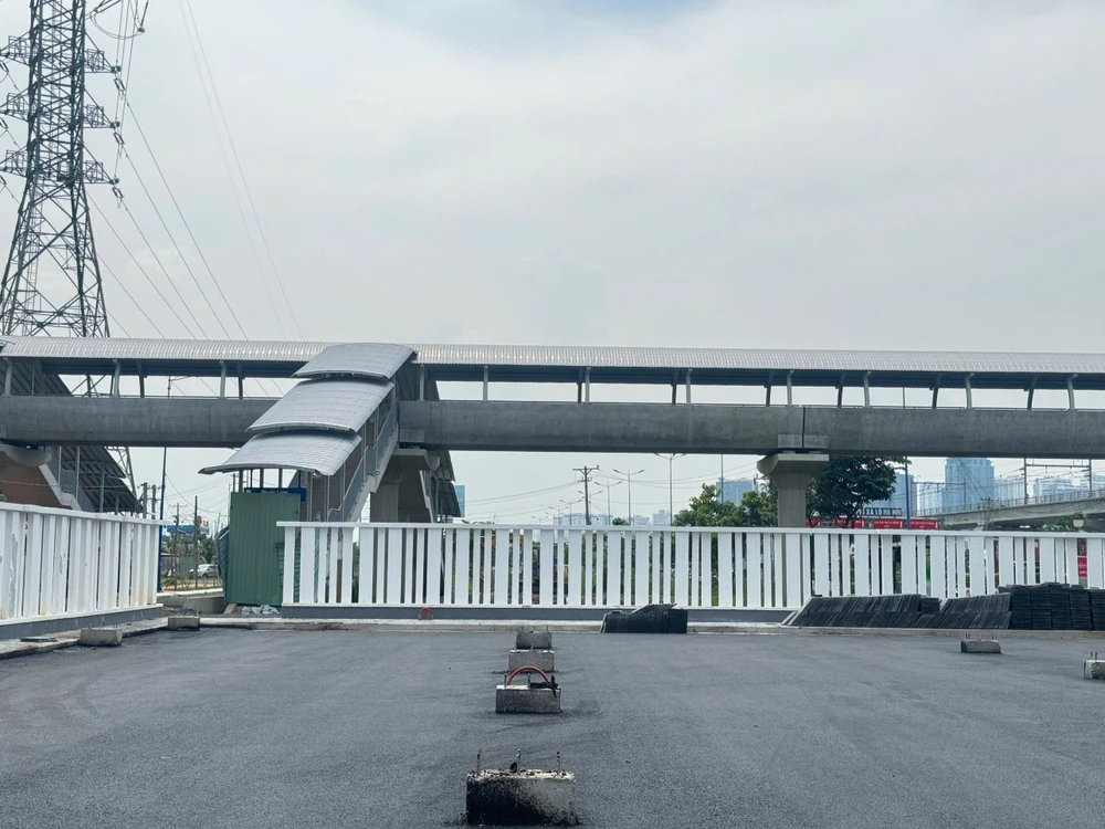 5 bãi đậu xe tuyến metro số 1 đang chạy đua nước rút