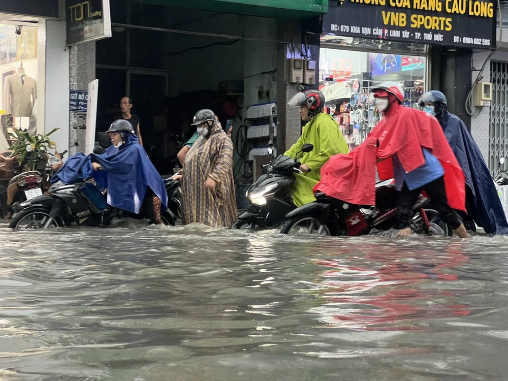 Khu vực chợ Thủ Đức có địa hình lòng chảo, thường xuyên ngập sâu.
